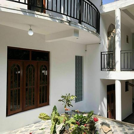 Miracle Villa Kandy Buitenkant foto