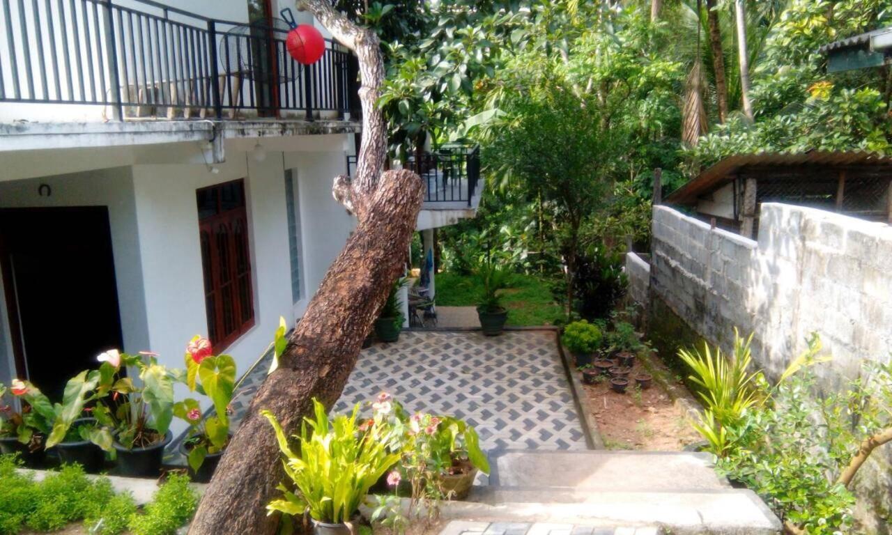 Miracle Villa Kandy Buitenkant foto